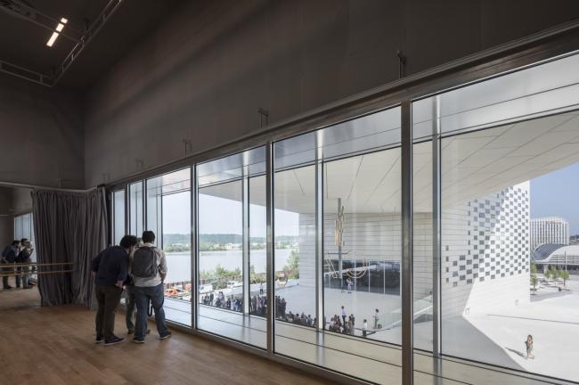 BIM建筑|“MÉCA文化经济创意中间”,喷砂混凝土的资料质感 / BIG BIM建筑|“MÉCA文化经济创意中间”,喷砂混凝土的资料质感 / BIG