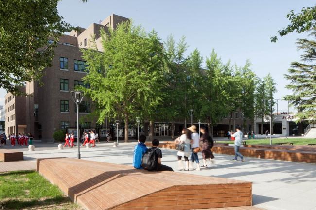 BIM建筑|重讲校园故事——北年夜附中本校及向阳将来黉舍两校园景不雅改革 / Crossboundaries BIM建筑|重讲校园故事——北年夜附中本校及向阳将来黉舍两校园景不雅改革 / Crossboundaries