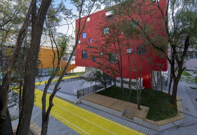 BIM建筑|重讲校园故事——北年夜附中本校及向阳将来黉舍两校园景不雅改革 / Crossboundaries BIM建筑|重讲校园故事——北年夜附中本校及向阳将来黉舍两校园景不雅改革 / Crossboundaries