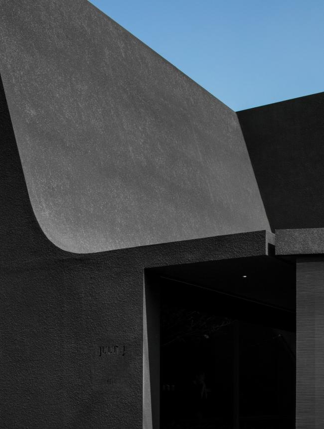 BIM建筑|灵活几何,如宇宙暗物资般神秘:Juun.J 旗舰店 / WGNB BIM建筑|灵活几何,如宇宙暗物资般神秘:Juun.J 旗舰店 / WGNB