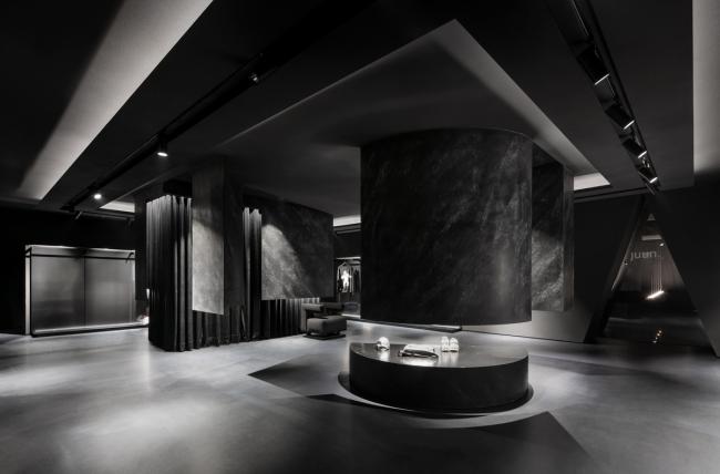 BIM建筑|灵活几何,如宇宙暗物资般神秘:Juun.J 旗舰店 / WGNB BIM建筑|灵活几何,如宇宙暗物资般神秘:Juun.J 旗舰店 / WGNB