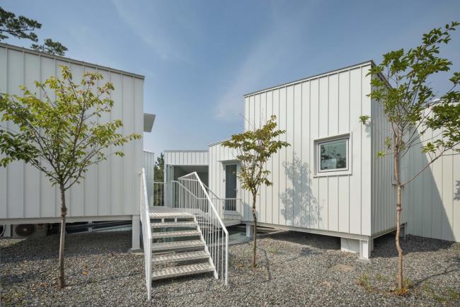 BIM建筑|碧湖之畔,丛林之间:飘浮立方体室第 / Younghan Chung Architects BIM建筑|碧湖之畔,丛林之间:飘浮立方体室第 / Younghan Chung Architects