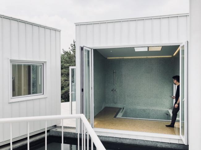 BIM建筑|碧湖之畔,丛林之间:飘浮立方体室第 / Younghan Chung Architects BIM建筑|碧湖之畔,丛林之间:飘浮立方体室第 / Younghan Chung Architects