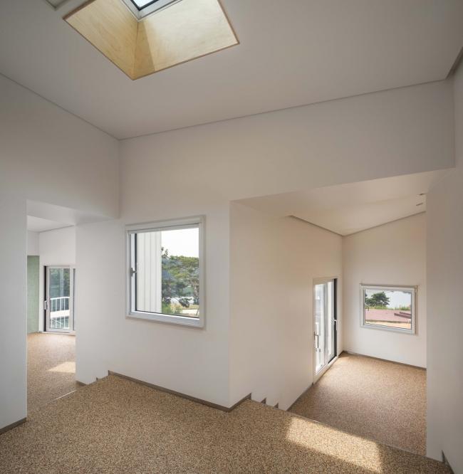 BIM建筑|碧湖之畔,丛林之间:飘浮立方体室第 / Younghan Chung Architects BIM建筑|碧湖之畔,丛林之间:飘浮立方体室第 / Younghan Chung Architects