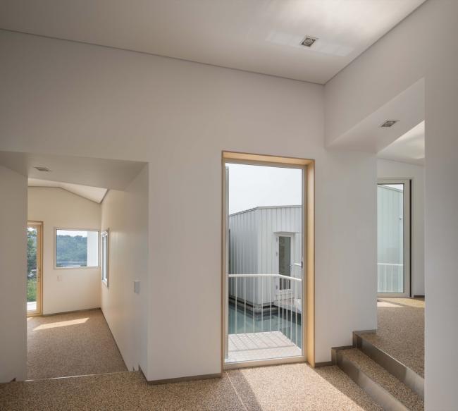 BIM建筑|碧湖之畔,丛林之间:飘浮立方体室第 / Younghan Chung Architects BIM建筑|碧湖之畔,丛林之间:飘浮立方体室第 / Younghan Chung Architects