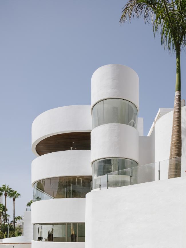 BIM建筑|纯洁线条发明的优雅体量:弗拉明戈俱乐部酒店 / Zooco Estudio BIM建筑|纯洁线条发明的优雅体量:弗拉明戈俱乐部酒店 / Zooco Estudio