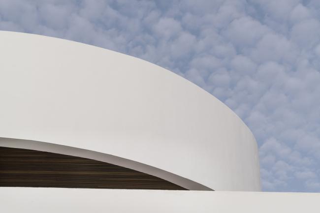 BIM建筑|纯洁线条发明的优雅体量:弗拉明戈俱乐部酒店 / Zooco Estudio BIM建筑|纯洁线条发明的优雅体量:弗拉明戈俱乐部酒店 / Zooco Estudio