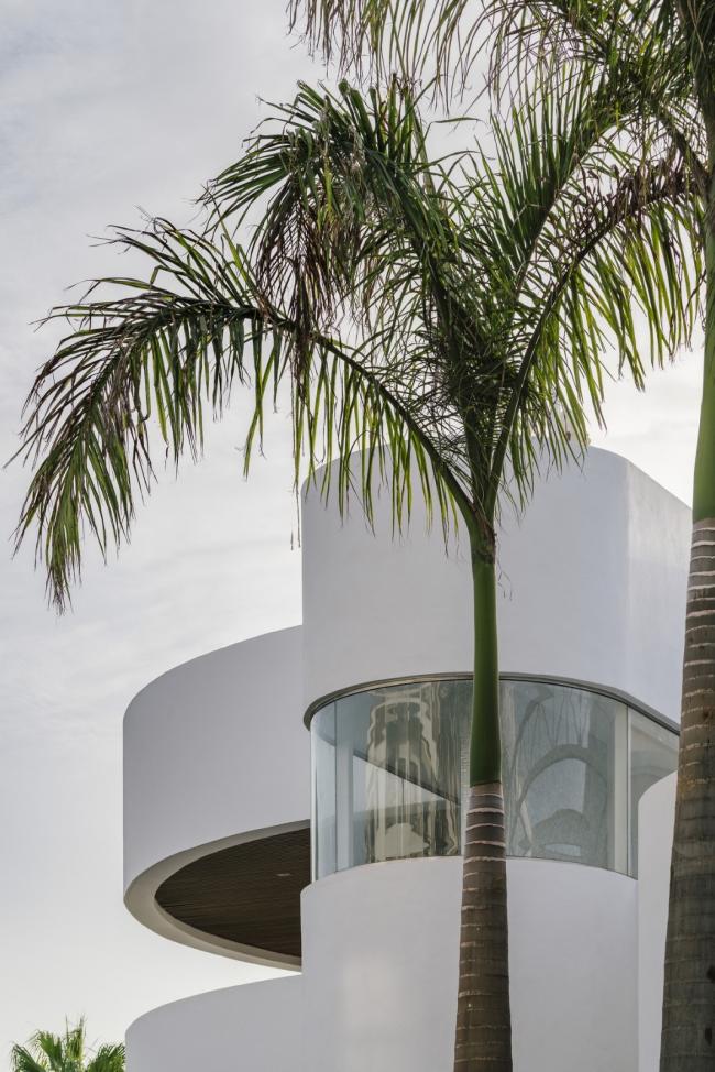 BIM建筑|纯洁线条发明的优雅体量:弗拉明戈俱乐部酒店 / Zooco Estudio BIM建筑|纯洁线条发明的优雅体量:弗拉明戈俱乐部酒店 / Zooco Estudio