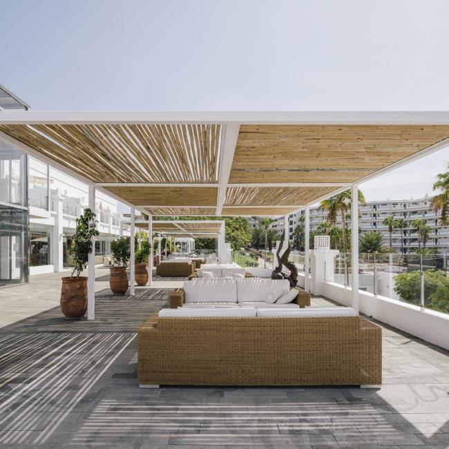 BIM建筑|纯洁线条发明的优雅体量:弗拉明戈俱乐部酒店 / Zooco Estudio BIM建筑|纯洁线条发明的优雅体量:弗拉明戈俱乐部酒店 / Zooco Estudio