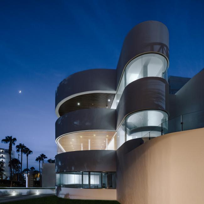 BIM建筑|纯洁线条发明的优雅体量:弗拉明戈俱乐部酒店 / Zooco Estudio BIM建筑|纯洁线条发明的优雅体量:弗拉明戈俱乐部酒店 / Zooco Estudio