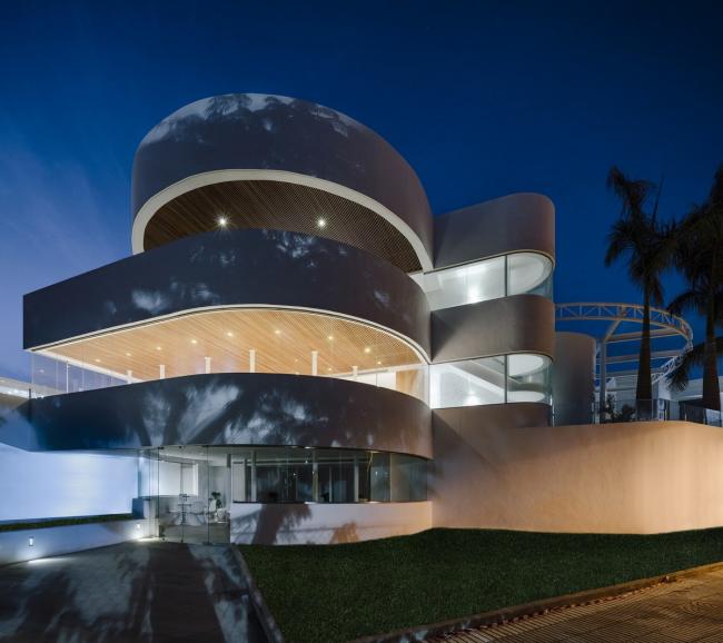 BIM建筑|纯洁线条发明的优雅体量:弗拉明戈俱乐部酒店 / Zooco Estudio BIM建筑|纯洁线条发明的优雅体量:弗拉明戈俱乐部酒店 / Zooco Estudio