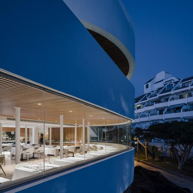 BIM建筑|纯洁线条发明的优雅体量:弗拉明戈俱乐部酒店 / Zooco Estudio BIM建筑|纯洁线条发明的优雅体量:弗拉明戈俱乐部酒店 / Zooco Estudio