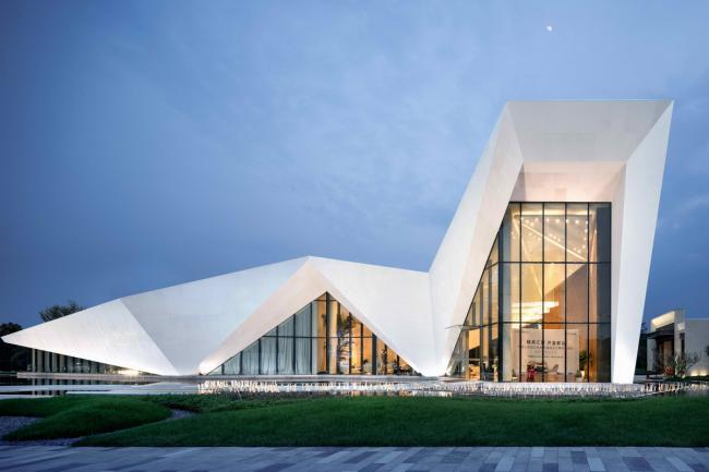 BIM建筑|白鹭点点,群山叠翠:桂林·万达年夜城市滨江示范区 / 基准方中建筑设计 BIM建筑|白鹭点点,群山叠翠:桂林·万达年夜城市滨江示范区 / 基准方中建筑设计