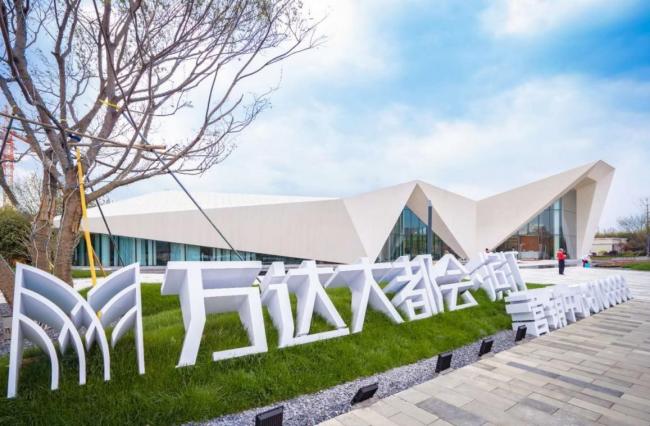 BIM建筑|白鹭点点,群山叠翠:桂林·万达年夜城市滨江示范区 / 基准方中建筑设计 BIM建筑|白鹭点点,群山叠翠:桂林·万达年夜城市滨江示范区 / 基准方中建筑设计