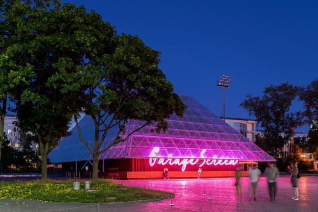 BIM建筑|源于“星球年夜战”和“银翼杀手”的灵感:莫斯科高尔基公园车库影院 / SYNDICATE Architects BIM建筑|源于“星球年夜战”和“银翼杀手”的灵感:莫斯科高尔基公园车库影院 / SYNDICATE Architects