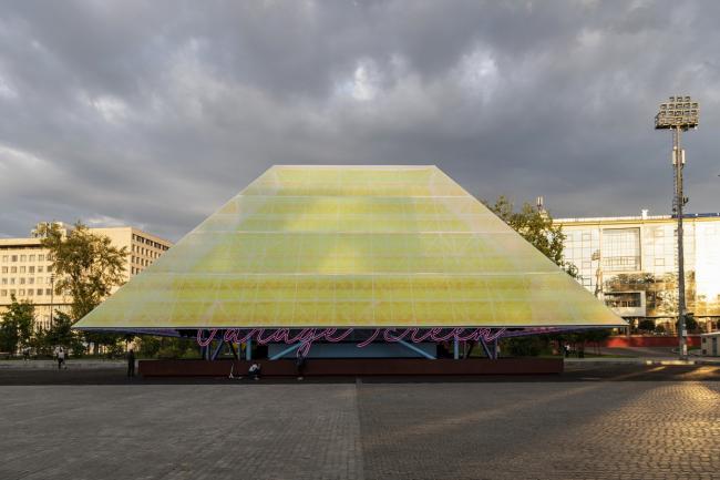 BIM建筑|源于“星球年夜战”和“银翼杀手”的灵感:莫斯科高尔基公园车库影院 / SYNDICATE Architects BIM建筑|源于“星球年夜战”和“银翼杀手”的灵感:莫斯科高尔基公园车库影院 / SYNDICATE Architects