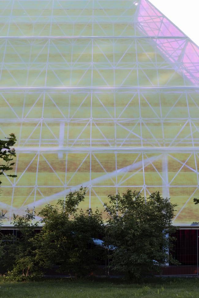 BIM建筑|源于“星球年夜战”和“银翼杀手”的灵感:莫斯科高尔基公园车库影院 / SYNDICATE Architects BIM建筑|源于“星球年夜战”和“银翼杀手”的灵感:莫斯科高尔基公园车库影院 / SYNDICATE Architects