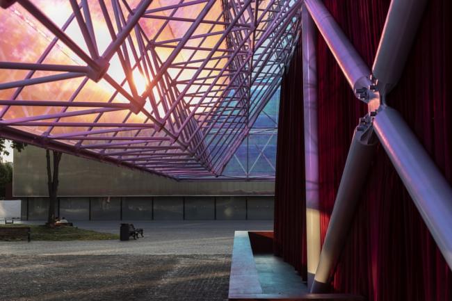 BIM建筑|源于“星球年夜战”和“银翼杀手”的灵感:莫斯科高尔基公园车库影院 / SYNDICATE Architects BIM建筑|源于“星球年夜战”和“银翼杀手”的灵感:莫斯科高尔基公园车库影院 / SYNDICATE Architects