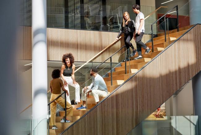 BIM建筑|流利简练的悬挑屋檐与玻璃的联合应用:ASICS荷兰总部年夜楼 / Powerhouse Company BIM建筑|流利简练的悬挑屋檐与玻璃的联合应用:ASICS荷兰总部年夜楼 / Powerhouse Company