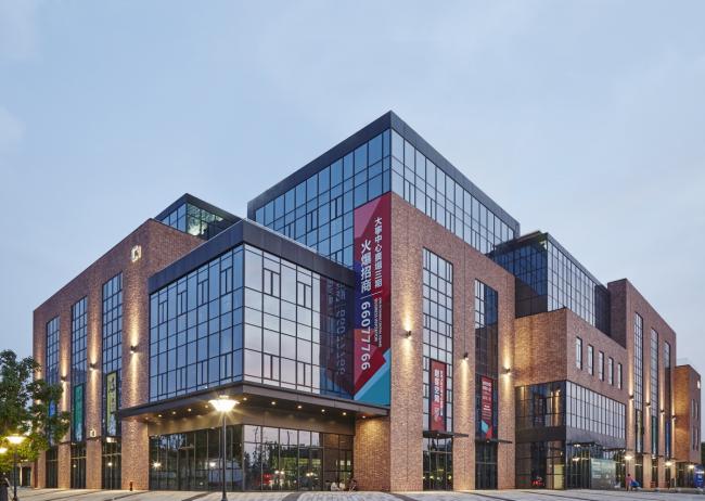 BIM建筑|年夜宁中间广场三期+PHILIPS飞利浦年夜中华区总部园区 / COLORFULL昱景设计 BIM建筑|年夜宁中间广场三期+PHILIPS飞利浦年夜中华区总部园区 / COLORFULL昱景设计