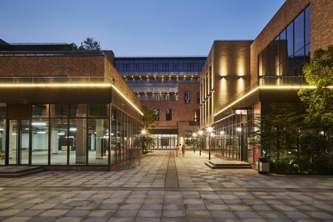 BIM建筑|年夜宁中间广场三期+PHILIPS飞利浦年夜中华区总部园区 / COLORFULL昱景设计 BIM建筑|年夜宁中间广场三期+PHILIPS飞利浦年夜中华区总部园区 / COLORFULL昱景设计