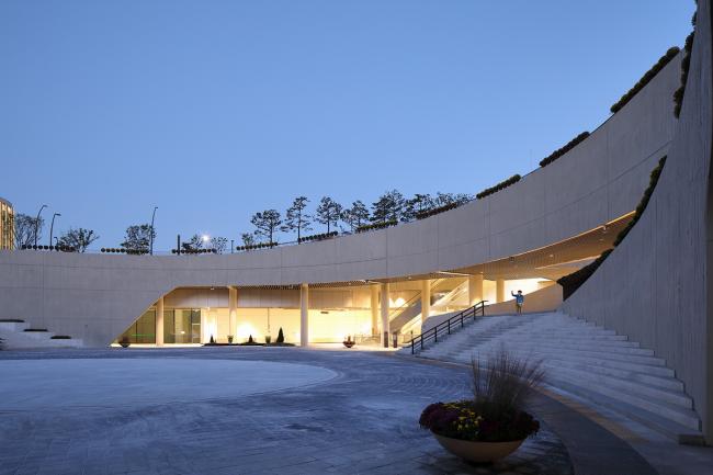 BIM建筑|流转曲线,好像衣袂飘带——麻谷中间广场 / Wooridongin Architects BIM建筑|流转曲线,好像衣袂飘带——麻谷中间广场 / Wooridongin Architects