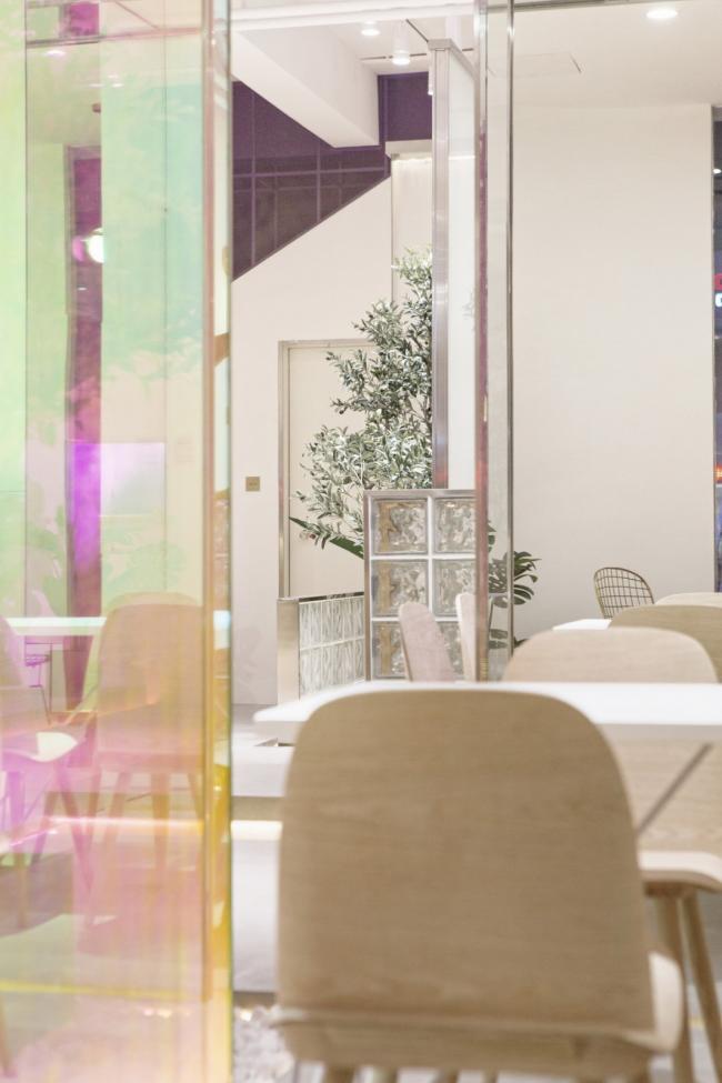 BIM建筑|卉咖啡生涯馆——打消实际的樊篱,保定 / 张家赫 建筑鉴赏 第13张-BIM建筑网 BIM建筑|卉咖啡生涯馆——打消实际的樊篱,保定 / 张家赫 建筑鉴赏 第13张