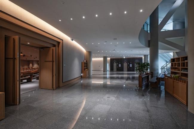 BIM建筑|Saemoonan 弧形教堂,爱天主也爱邻里街坊 / Seoinn Design Group + Lee Eun搜索引擎优化k 建筑鉴赏 第9张-BIM建筑网 BIM建筑|Saemoonan 弧形教堂,爱天主也爱邻里街坊 / Seoinn Design Group + Lee Eun搜索引擎优化k 建筑鉴赏 第9张