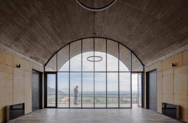 BIM建筑|盛开在葡萄庄园里的一朵山花:OFMA 办公楼,智利 / MAPAA 建筑鉴赏 第7张-BIM建筑网 BIM建筑|盛开在葡萄庄园里的一朵山花:OFMA 办公楼,智利 / MAPAA 建筑鉴赏 第7张