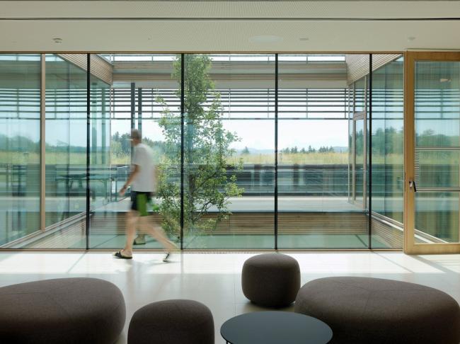 BIM建筑|错落于丘陵原野之上的疗养中间 / Dietger Wissounig Architekten 建筑鉴赏 第12张-BIM建筑网 BIM建筑|错落于丘陵原野之上的疗养中间 / Dietger Wissounig Architekten 建筑鉴赏 第12张