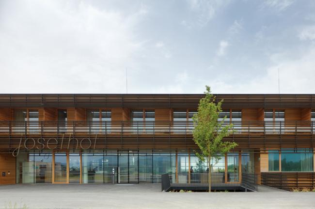 BIM建筑|错落于丘陵原野之上的疗养中间 / Dietger Wissounig Architekten 建筑鉴赏 第16张-BIM建筑网 BIM建筑|错落于丘陵原野之上的疗养中间 / Dietger Wissounig Architekten 建筑鉴赏 第16张