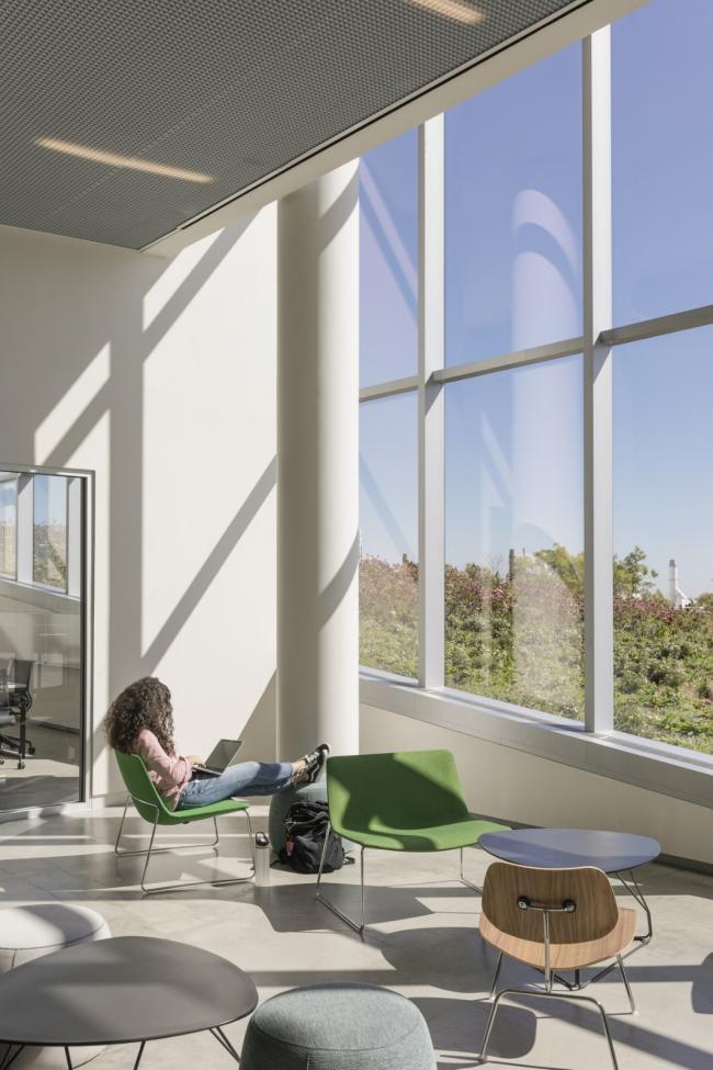 BIM建筑|坦普尔年夜学查尔斯藏书楼 / Snøhetta 建筑鉴赏 第20张-BIM建筑网 BIM建筑|坦普尔年夜学查尔斯藏书楼 / Snøhetta 建筑鉴赏 第20张