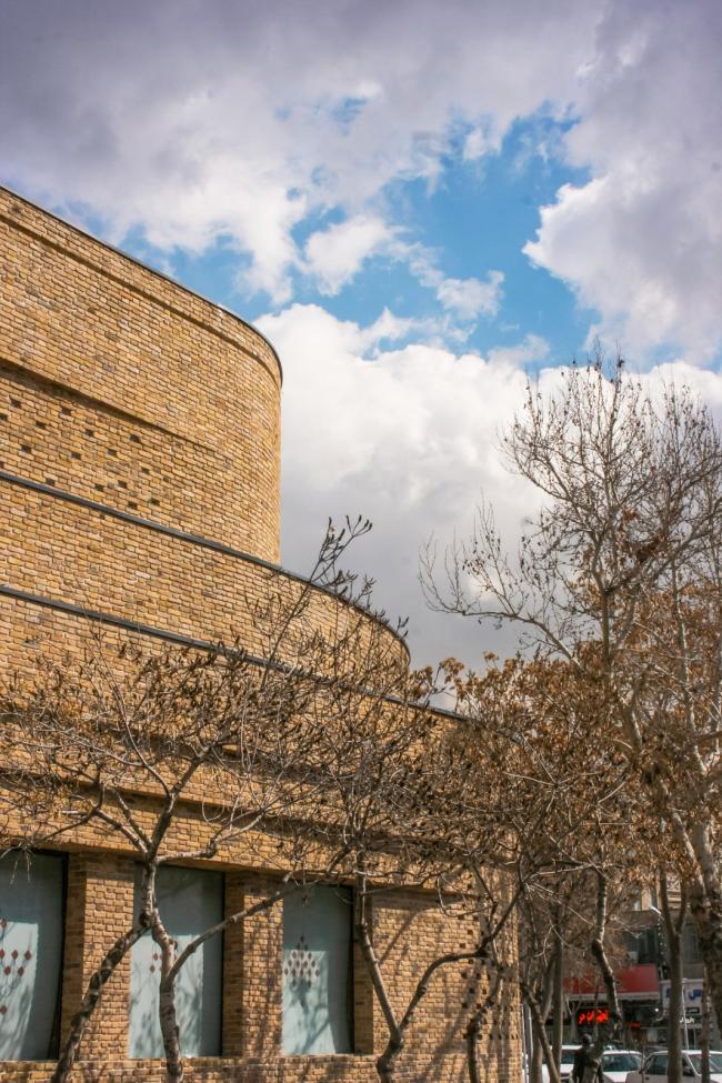 BIM建筑|在社会纷争中保存文明的最后庄严:Cheshm-o-Cheragh集市 / ABAR Office 建筑鉴赏 第5张-BIM建筑网 BIM建筑|在社会纷争中保存文明的最后庄严:Cheshm-o-Cheragh集市 / ABAR Office 建筑鉴赏 第5张