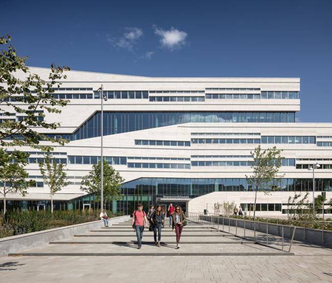 BIM建筑|乌普萨拉年夜学行政楼 / 3XN 建筑鉴赏 第8张-BIM建筑网 BIM建筑|乌普萨拉年夜学行政楼 / 3XN 建筑鉴赏 第8张