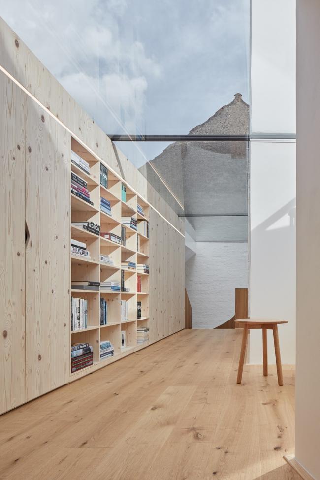 BIM建筑|富于童趣的白色小房子:布拉格度假屋 / Atelier 111 Architekti BIM建筑|富于童趣的白色小房子:布拉格度假屋 / Atelier 111 Architekti