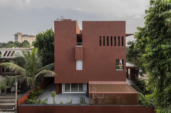 BIM建筑|如火一般热情,如耕牛般内敛:印度“红盒子”之家 / The Grid Architects BIM建筑|如火一般热情,如耕牛般内敛:印度“红盒子”之家 / The Grid Architects