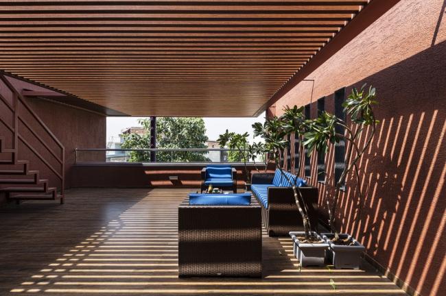 BIM建筑|如火一般热情,如耕牛般内敛:印度“红盒子”之家 / The Grid Architects BIM建筑|如火一般热情,如耕牛般内敛:印度“红盒子”之家 / The Grid Architects