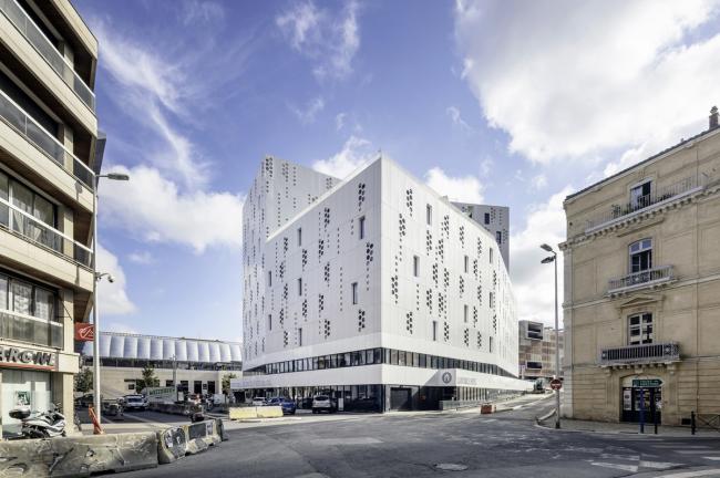 BIM建筑|如纯白蕾丝裙般优雅圣洁:蒙特皮埃酒店综合体 / Manuelle Gautrand Architecture BIM建筑|如纯白蕾丝裙般优雅圣洁:蒙特皮埃酒店综合体 / Manuelle Gautrand Architecture