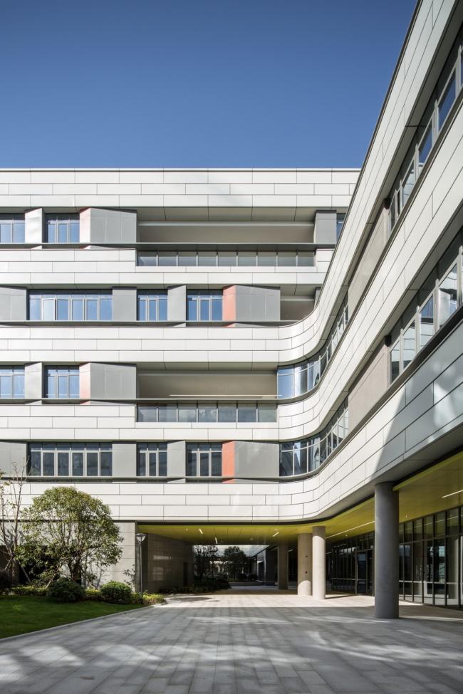 BIM建筑|漂浮的立体校园——浙江大学教育学院附属中学 / 浙江大学建筑设计研究院有限公司 BIM建筑|漂浮的立体校园——浙江大学教育学院附属中学 / 浙江大学建筑设计研究院有限公司