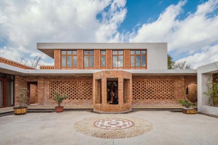 BIM建筑|一方院落,隐于悠然远山:云南曲靖赵宅 / 青岛川拓建筑设计工作室 BIM建筑|一方院落,隐于悠然远山:云南曲靖赵宅 / 青岛川拓建筑设计工作室