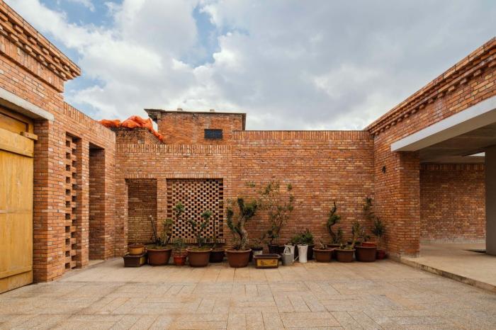 BIM建筑|一方院落,隐于悠然远山:云南曲靖赵宅 / 青岛川拓建筑设计工作室 BIM建筑|一方院落,隐于悠然远山:云南曲靖赵宅 / 青岛川拓建筑设计工作室