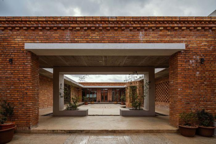 BIM建筑|一方院落,隐于悠然远山:云南曲靖赵宅 / 青岛川拓建筑设计工作室 BIM建筑|一方院落,隐于悠然远山:云南曲靖赵宅 / 青岛川拓建筑设计工作室