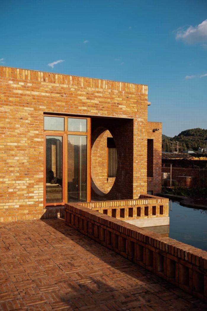 BIM建筑|一方院落,隐于悠然远山:云南曲靖赵宅 / 青岛川拓建筑设计工作室 BIM建筑|一方院落,隐于悠然远山:云南曲靖赵宅 / 青岛川拓建筑设计工作室