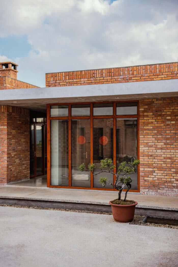 BIM建筑|一方院落,隐于悠然远山:云南曲靖赵宅 / 青岛川拓建筑设计工作室 BIM建筑|一方院落,隐于悠然远山:云南曲靖赵宅 / 青岛川拓建筑设计工作室