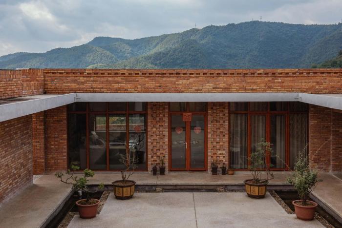 BIM建筑|一方院落,隐于悠然远山:云南曲靖赵宅 / 青岛川拓建筑设计工作室 BIM建筑|一方院落,隐于悠然远山:云南曲靖赵宅 / 青岛川拓建筑设计工作室