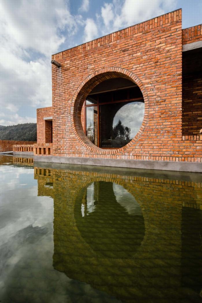 BIM建筑|一方院落,隐于悠然远山:云南曲靖赵宅 / 青岛川拓建筑设计工作室 BIM建筑|一方院落,隐于悠然远山:云南曲靖赵宅 / 青岛川拓建筑设计工作室