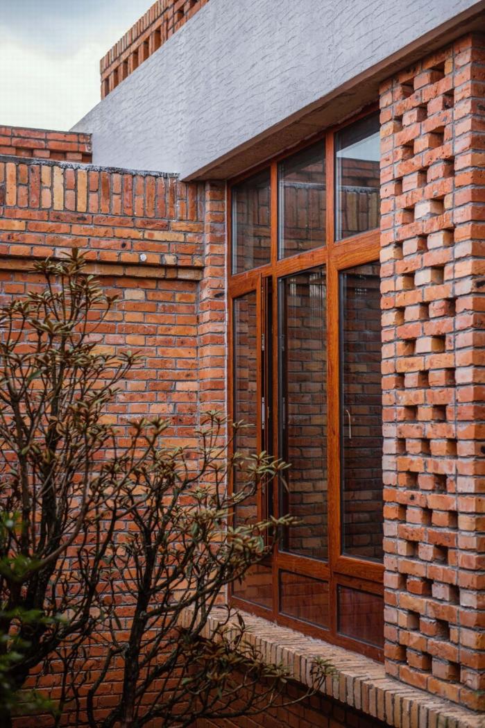 BIM建筑|一方院落,隐于悠然远山:云南曲靖赵宅 / 青岛川拓建筑设计工作室 BIM建筑|一方院落,隐于悠然远山:云南曲靖赵宅 / 青岛川拓建筑设计工作室