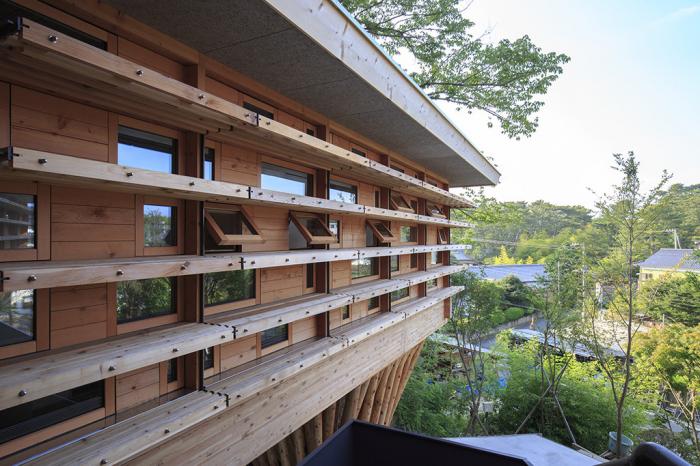 BIM建筑|嵌入地形的“V”形木屋 / ADX BIM建筑|嵌入地形的“V”形木屋 / ADX