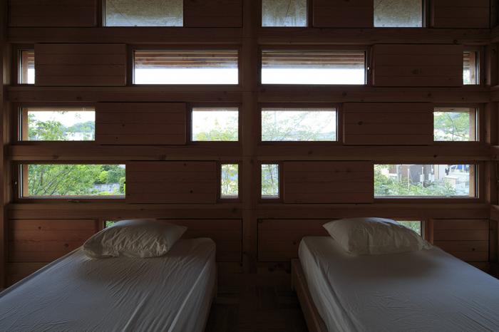 BIM建筑|嵌入地形的“V”形木屋 / ADX BIM建筑|嵌入地形的“V”形木屋 / ADX