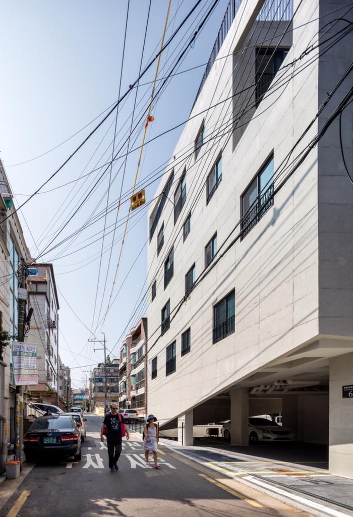 BIM建筑|虚与实的统一:韩国混凝土架空公寓 / Atelier Jun BIM建筑|虚与实的统一:韩国混凝土架空公寓 / Atelier Jun